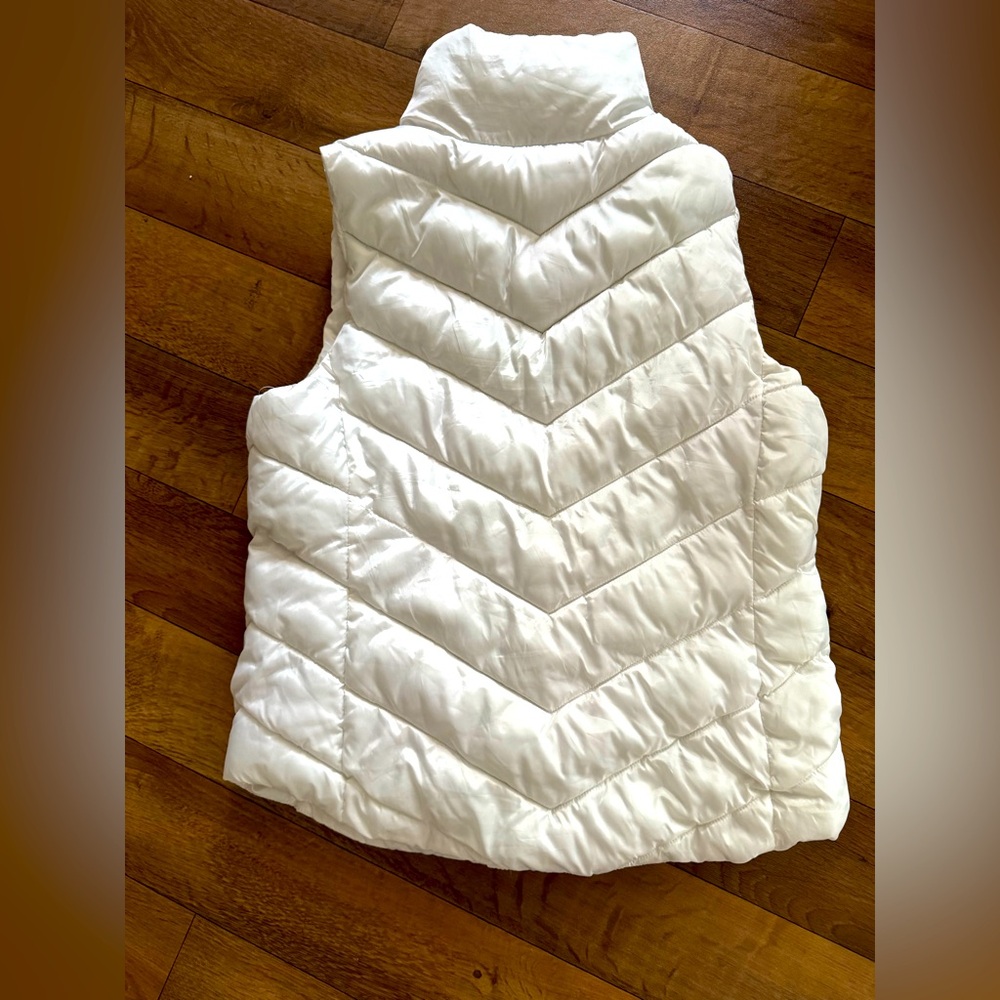 SO Puffer White Vest women’s Medium - Picture 4 of 4
